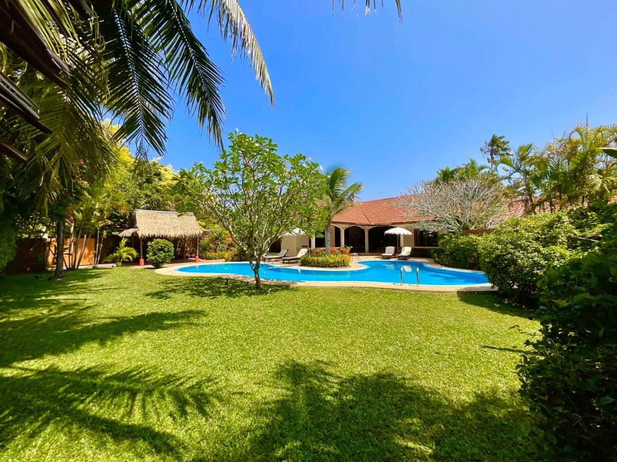 Coconut Paradise Holiday Villas Phuket Екстериор снимка